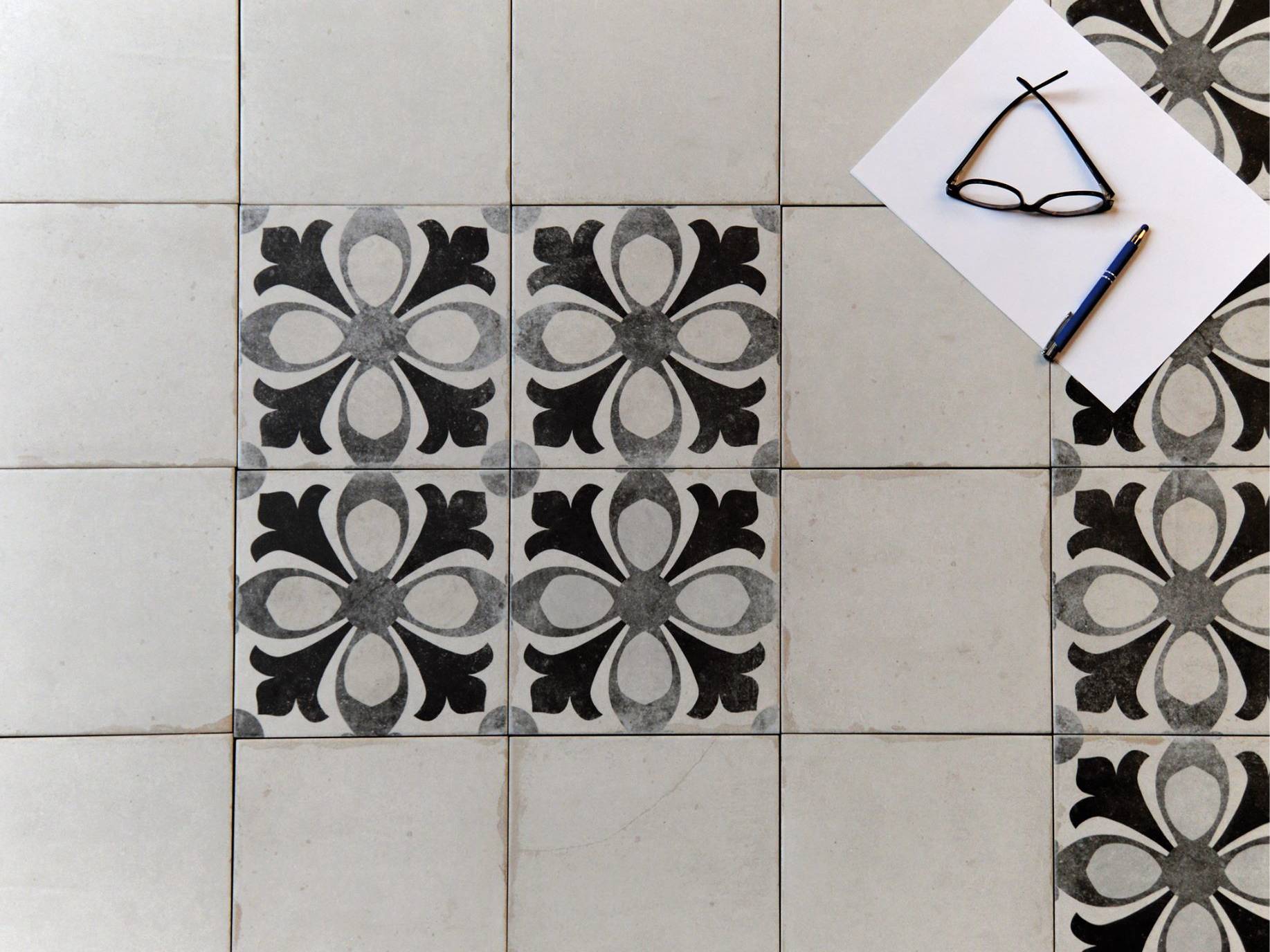 Tapestry Alexandria and Sierra White 9x9 | Matteo Kitchens