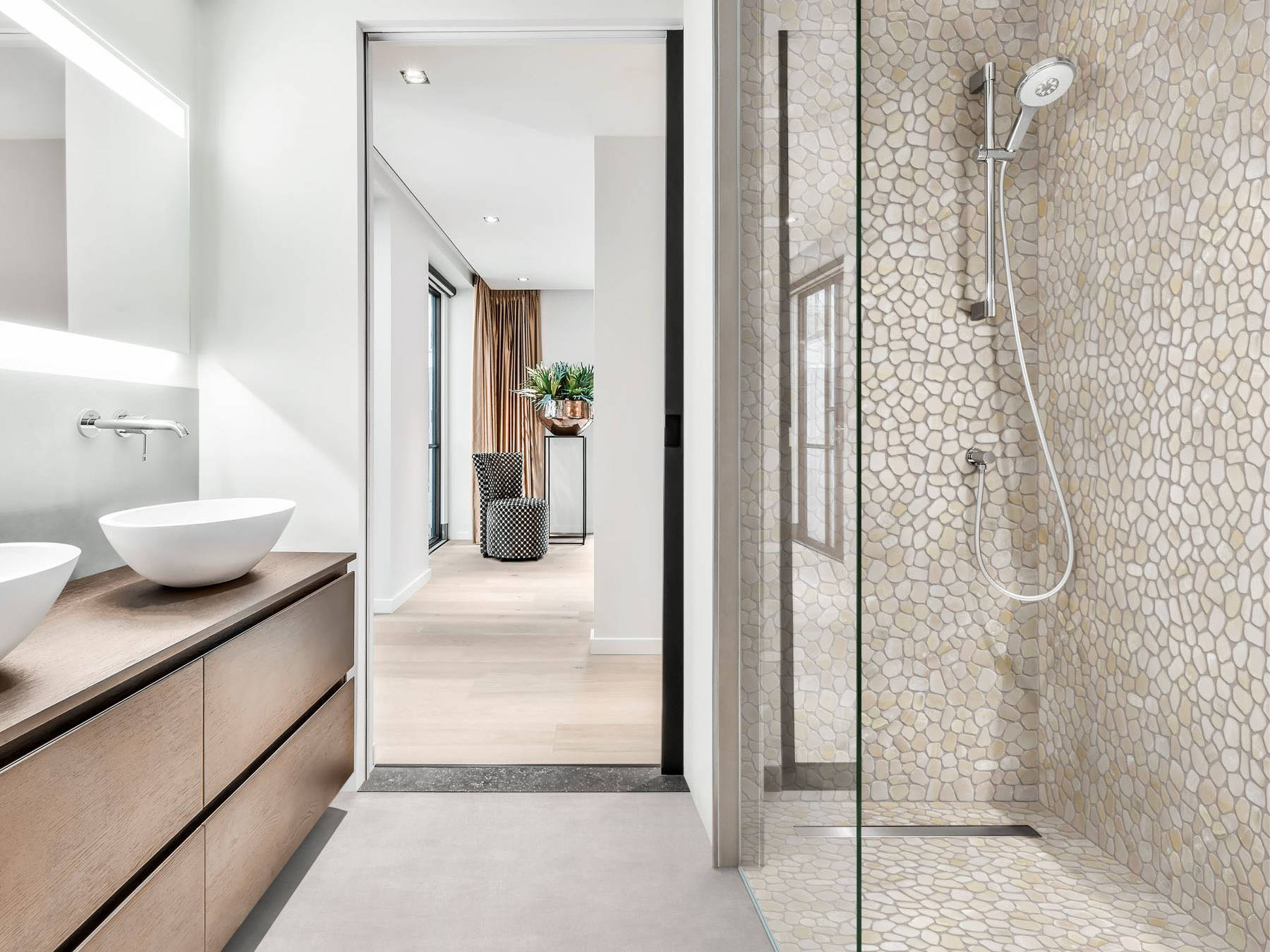 Onyx Light Beige Pebble Mosaic  | Matteo Kitchens